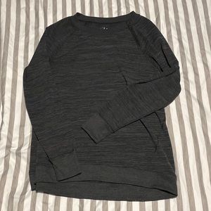 🌸 athletic fabric dark gray top!